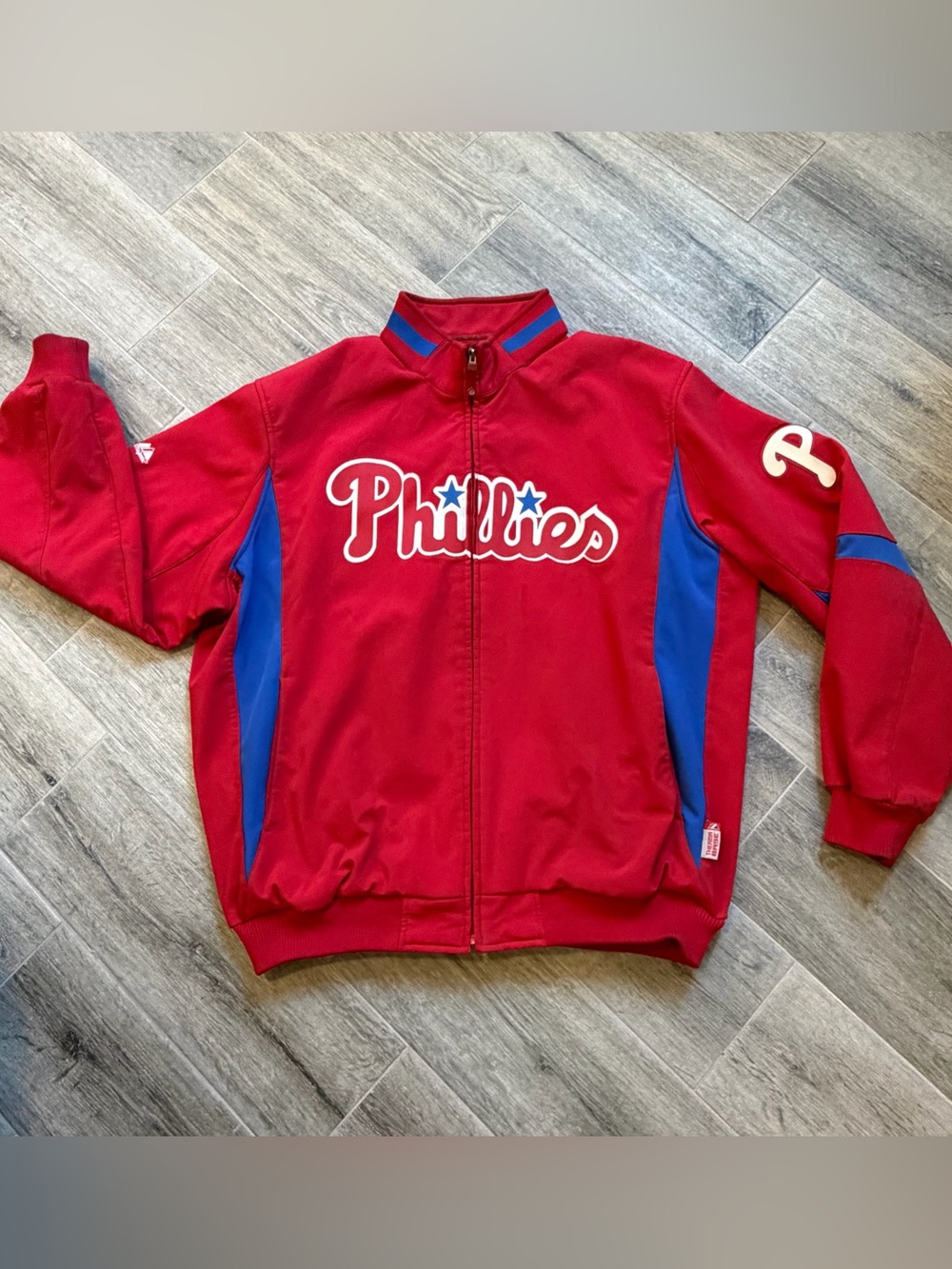 Philadelphia Phillies Jacket - Majestic Therma Base Dugout
Jacket - 2XL XXL MLB